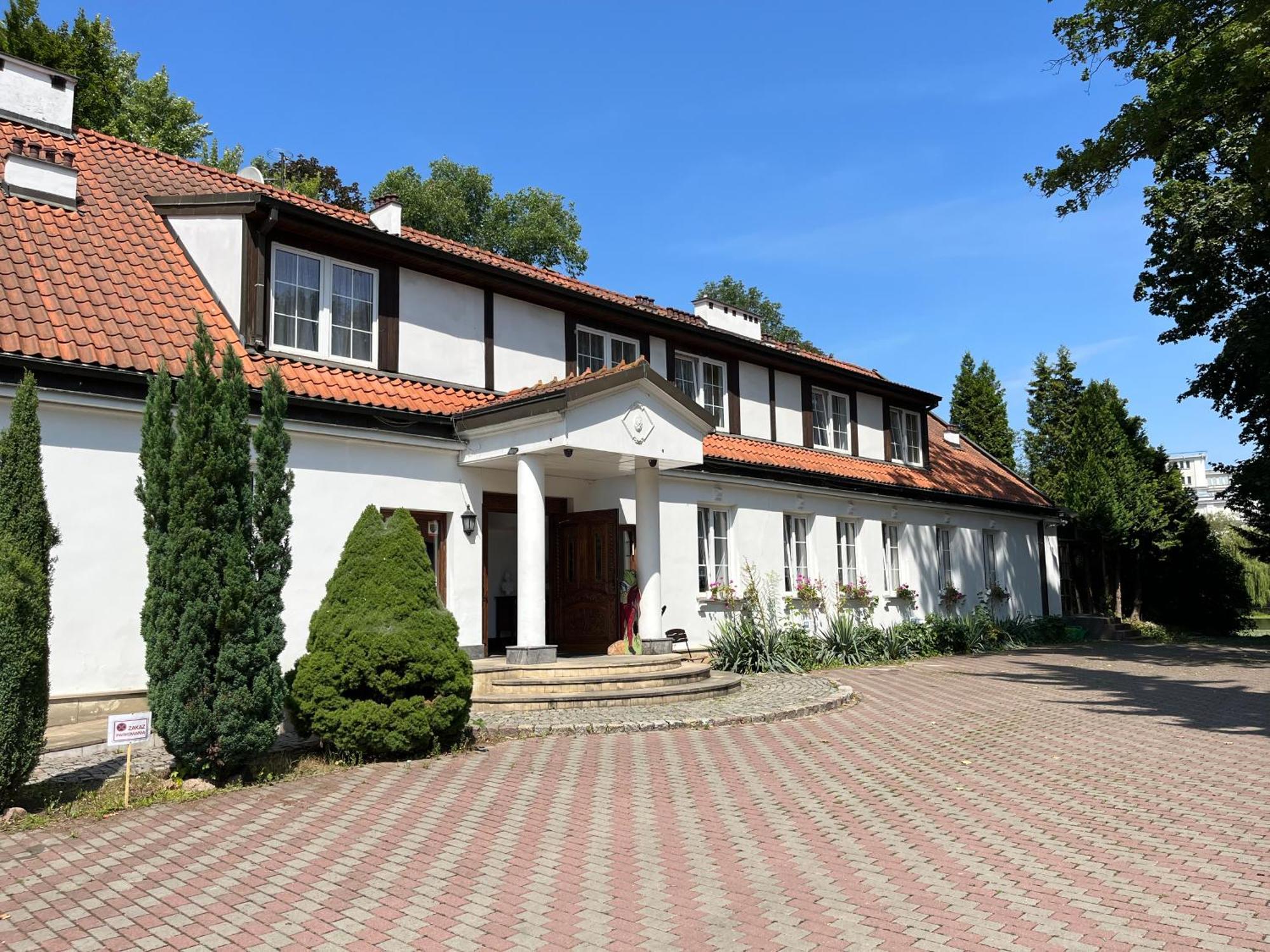 Dedek Park - Historyczny Dworek W Pieknym Parku Skaryszewskim Obok Stadionu Narodowego Варшава Екстер'єр фото